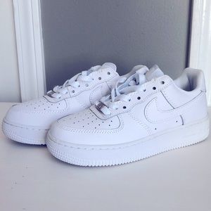 Nike Air white shoes size 5.5